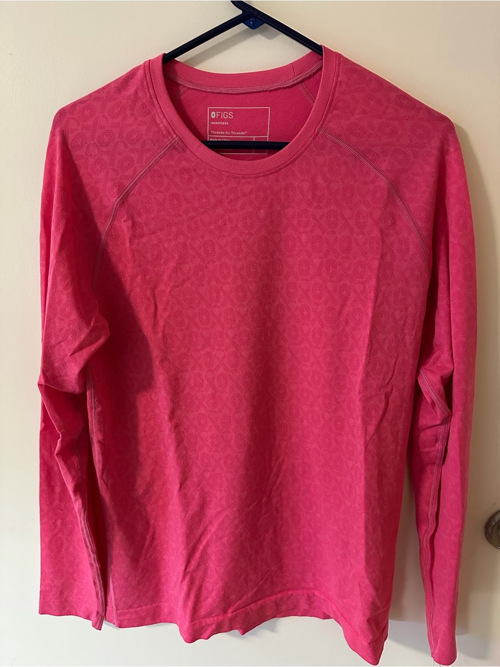 NWT FIGS Makato Seamless Longsleeve Underscrub Size M Shocking Pink
